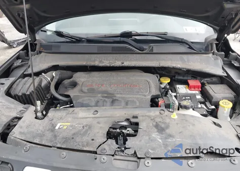 2022 Jeep Compass Latitude Lux 4X4 from USA, damaged, VIN 3C4NJDFB8NT129374